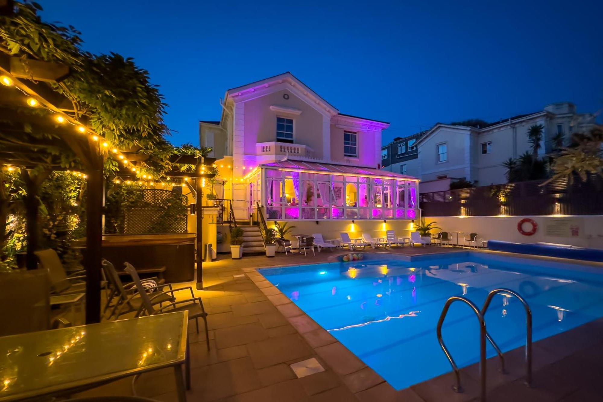 Riviera Lodge Hotel 토키 외부 사진