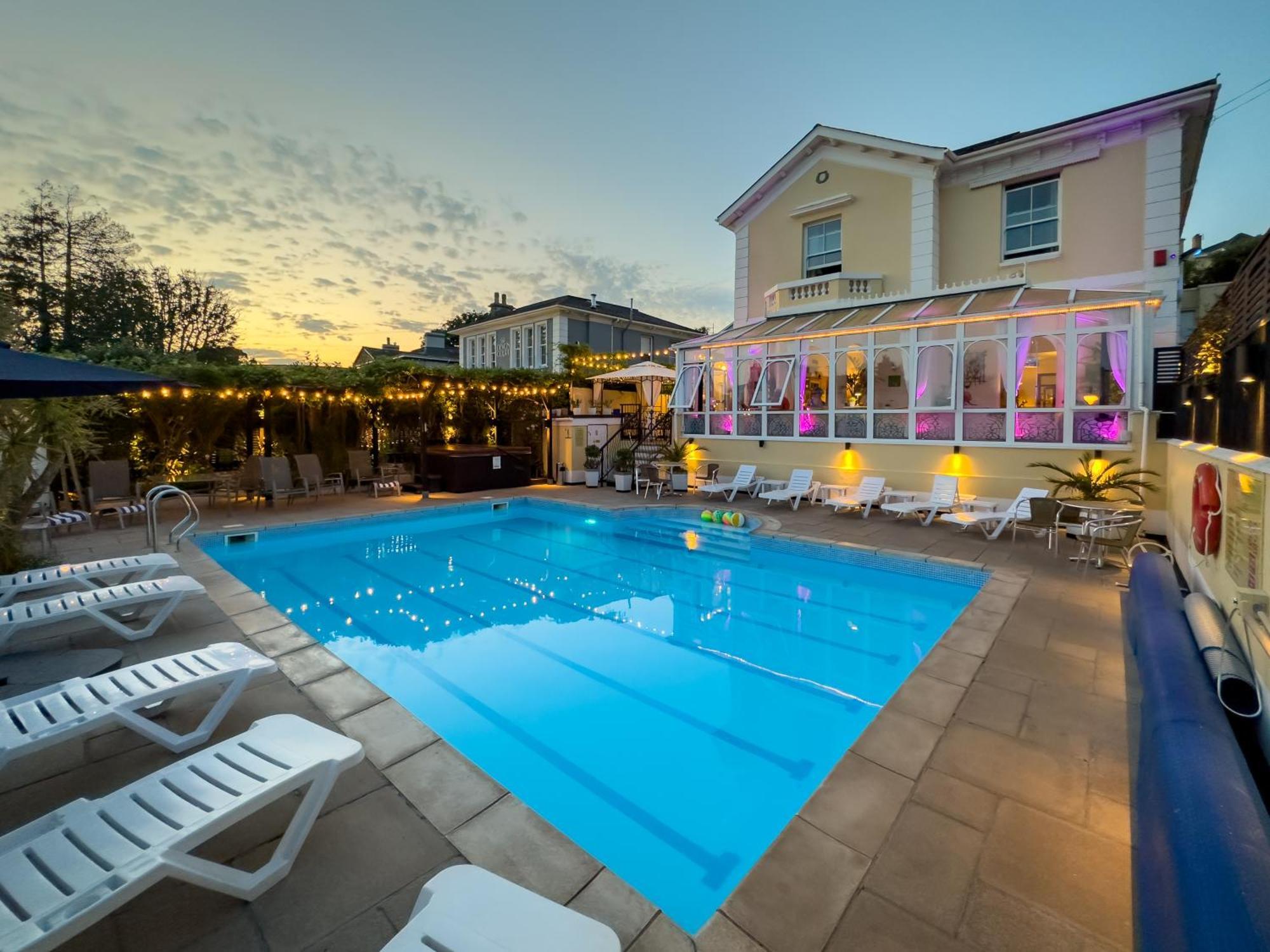 Riviera Lodge Hotel 토키 외부 사진